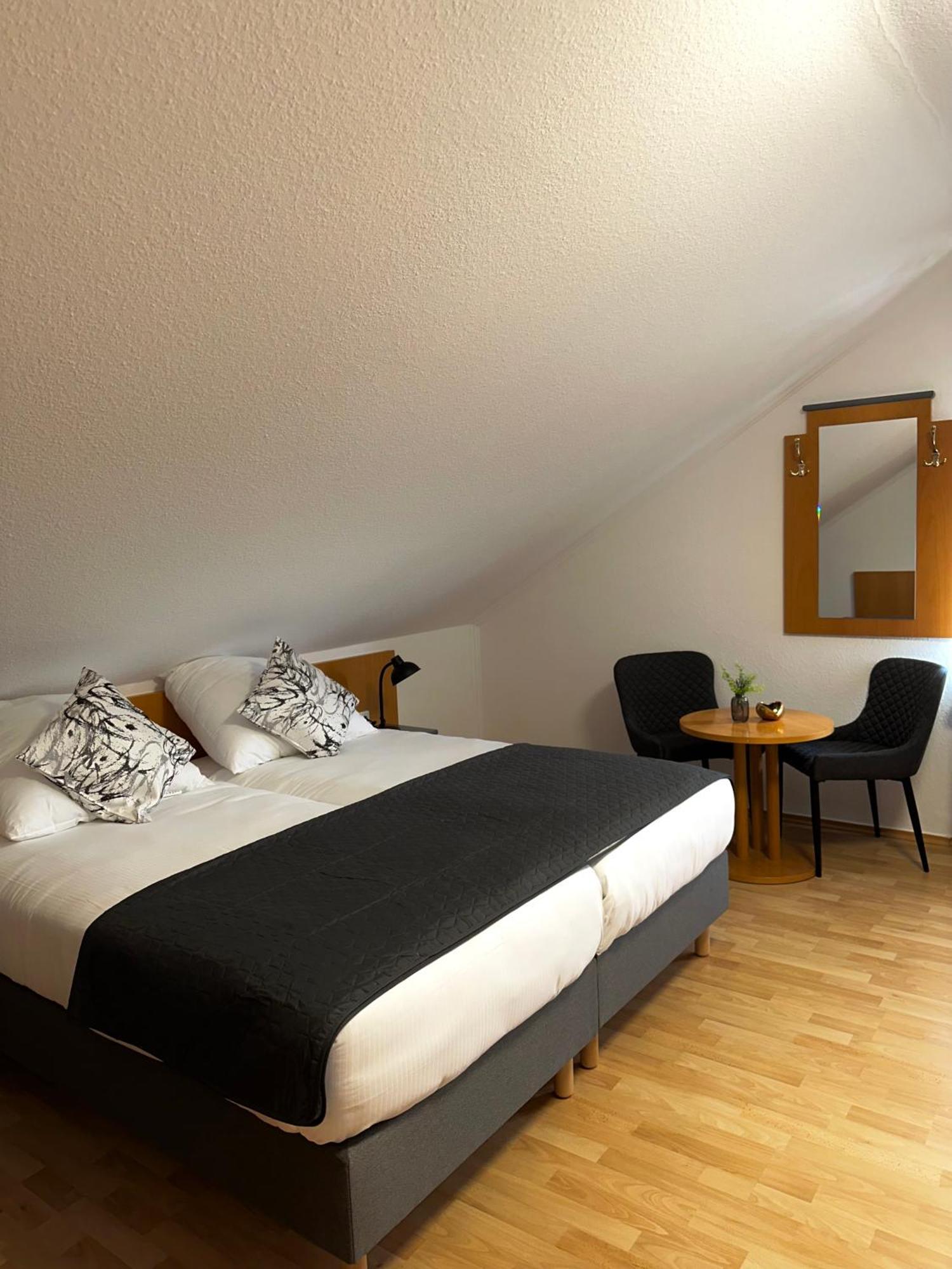 Hotel Restaurant Haus Odendahl كولونيا المظهر الخارجي الصورة