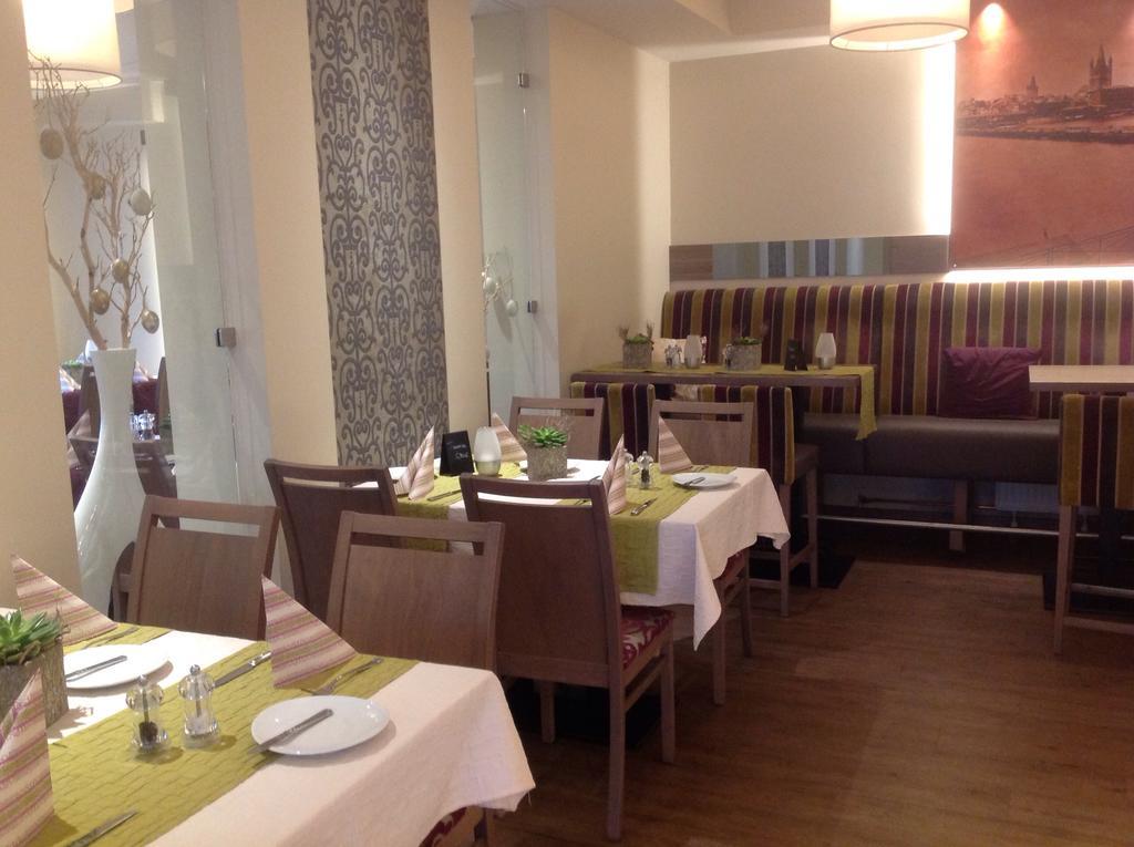 Hotel Restaurant Haus Odendahl كولونيا المظهر الخارجي الصورة